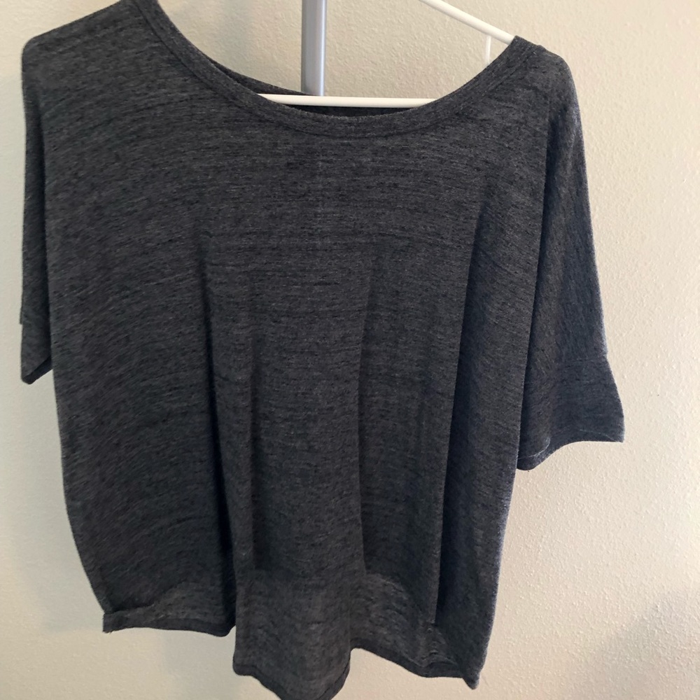 Quarter sleeve t shirt